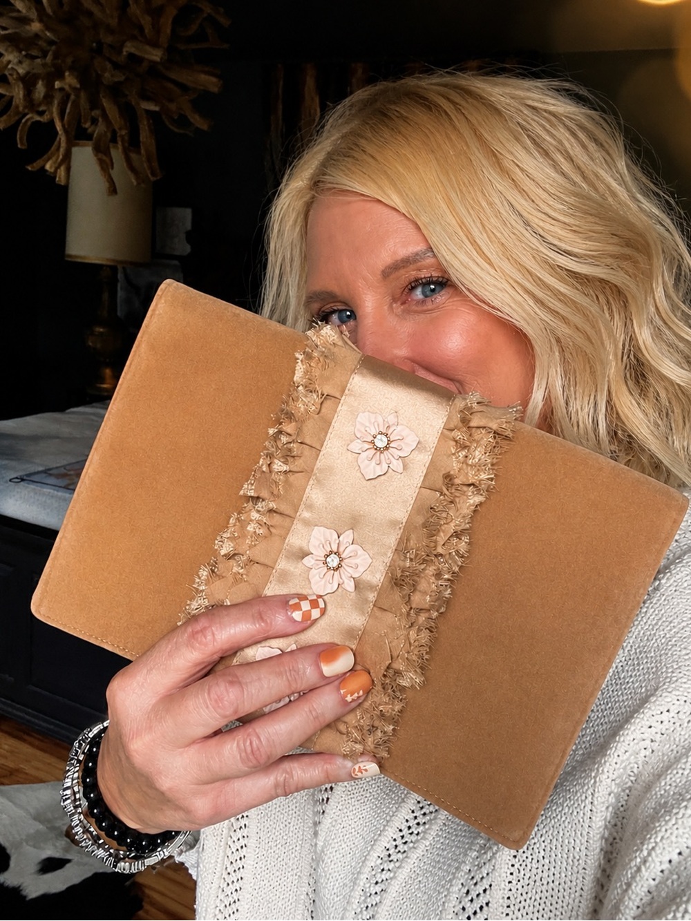 Shiraleah Chicago Camel Velvet Floral Clutch NWT - Picture 13 of 16